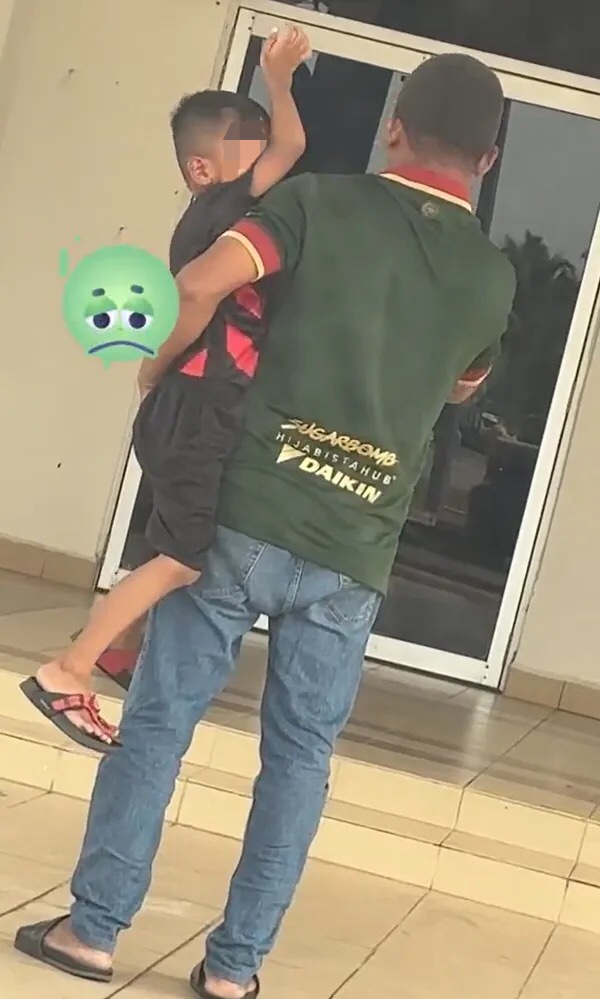 M'sian boy gets taken to the police station by parents who were angry with his roblox addiction