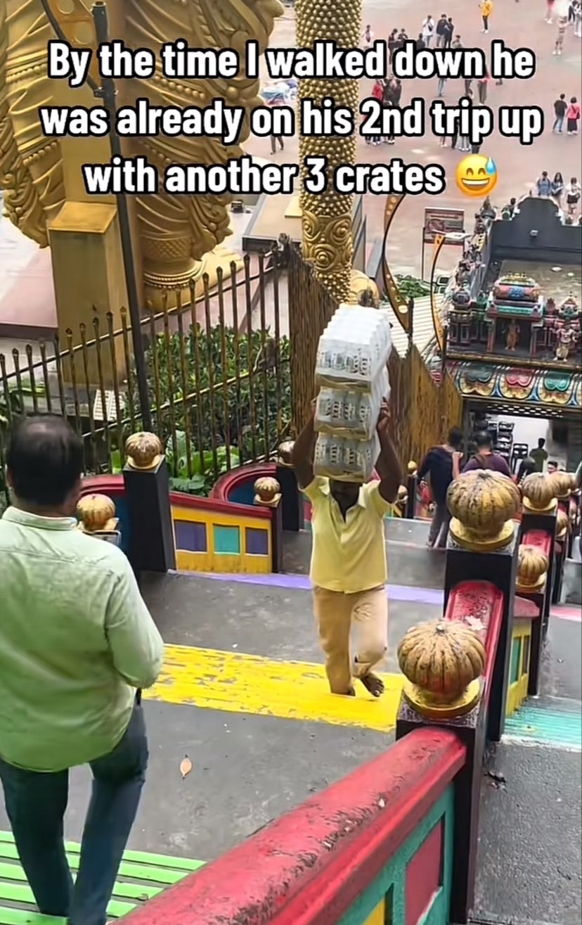 M'sian man carrying crates of 100plus up batu caves stairs, netizens wow at his strength | weirdkaya