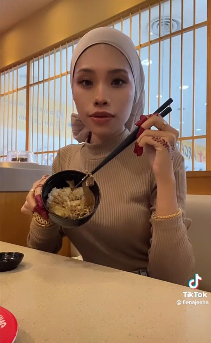 M'sian woman received lewd comments from men for her eating sushi video