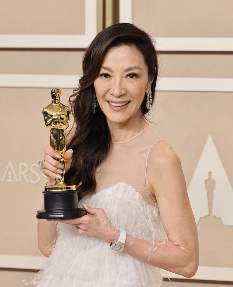 Michelle yeoh wins the oscars