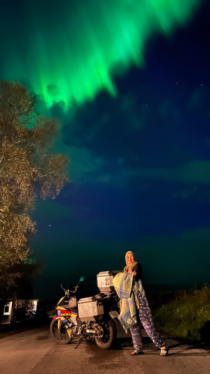 Diana under the northern lights