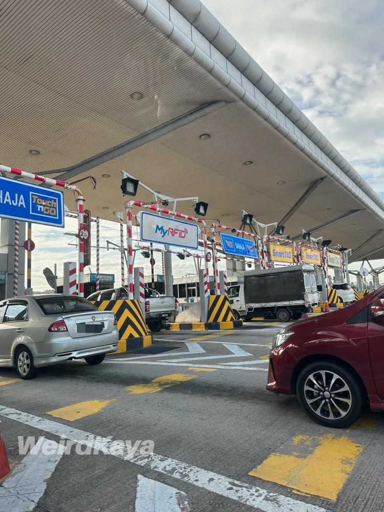 Height barriers at toll booths