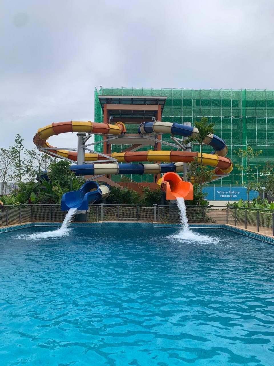 5 must-try rides and attractions at gamuda cove's splashmania waterpark