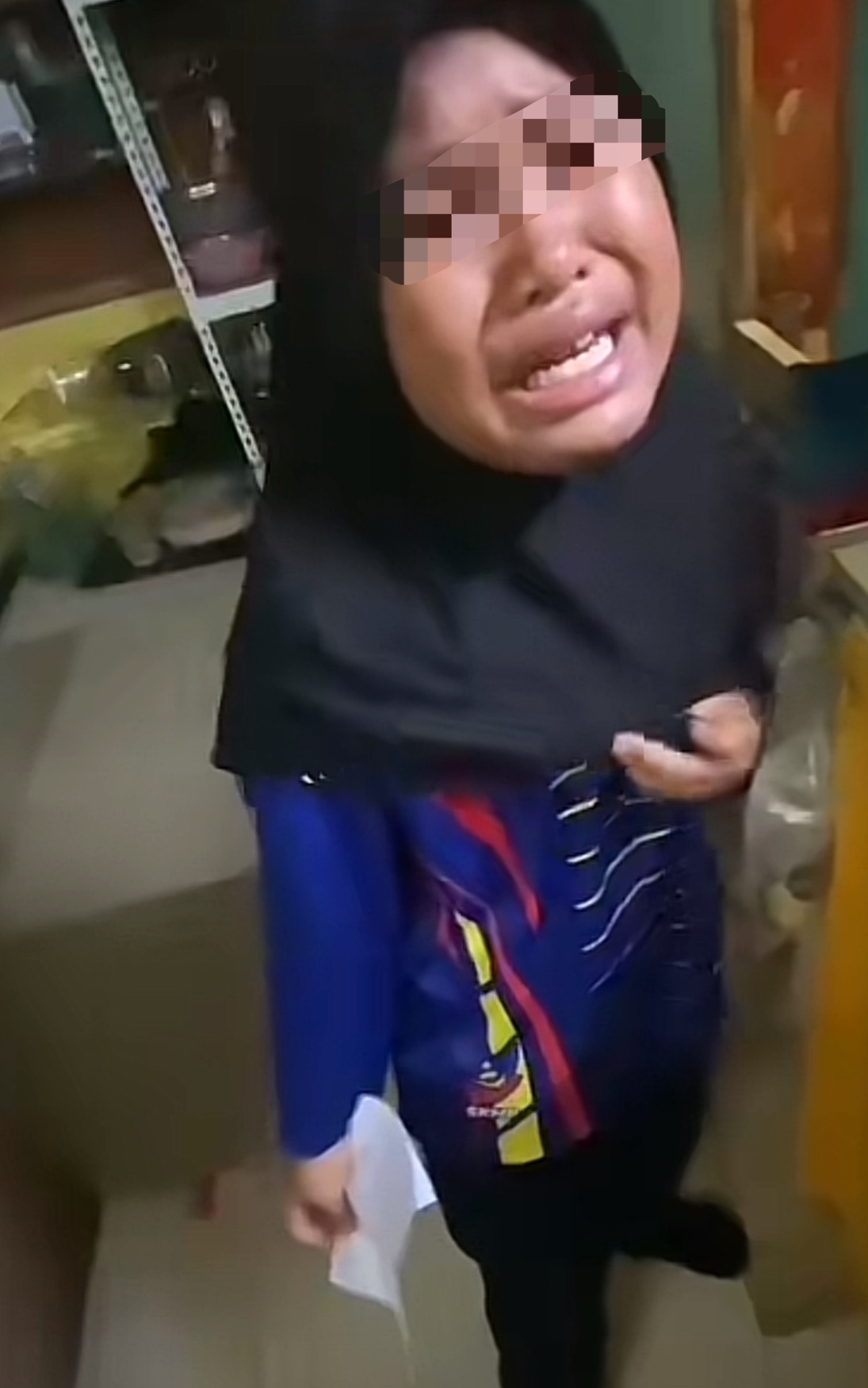 8yo m'sian girl returns home in tears after schoolmates mock her oku brother