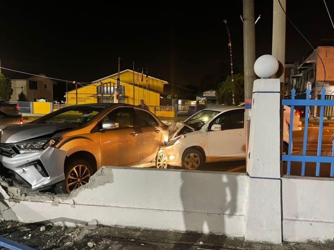 19yo m’sian crashes myvi into bezza and police station wall, found not to have driver’s license | weirdkaya