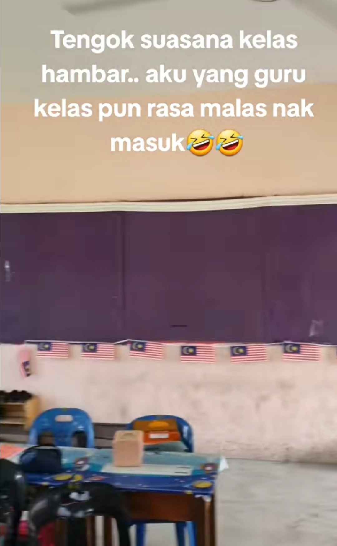 M'sian teacher transforms classroom by painting & decorating the class, wins approval on tiktok | weirdkaya