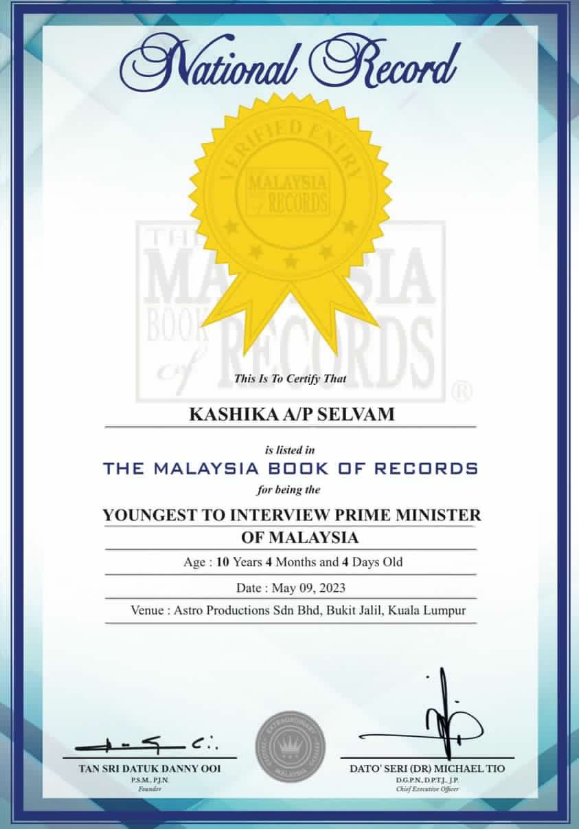 M'sian girl enters malaysian book of records as youngest person to interview ex-pm mahathir in 2018 when she was only 10yo | weirdkaya