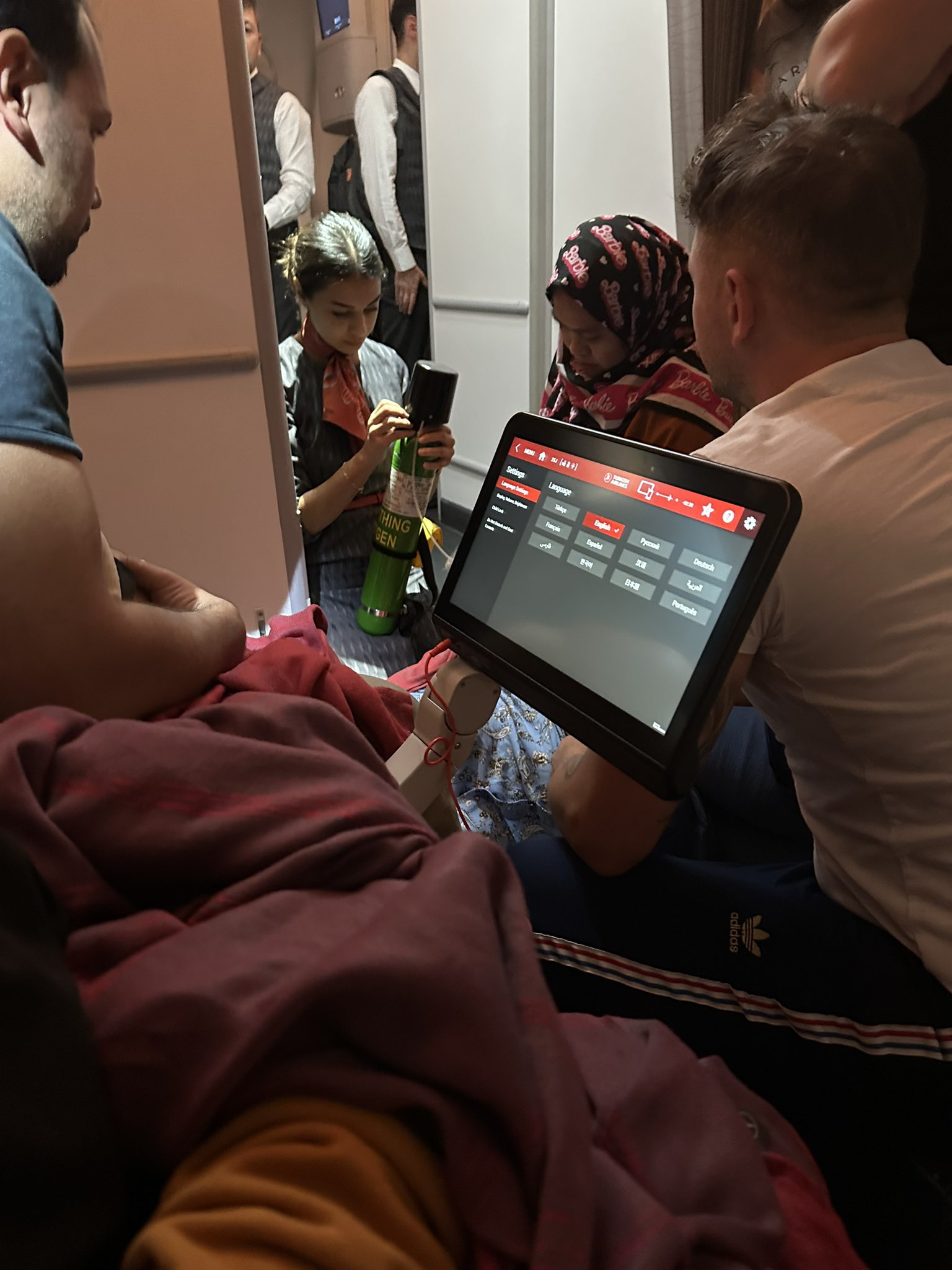M'sian doctor praised for saving passenger who fainted on turkish airlines flight | weirdkaya