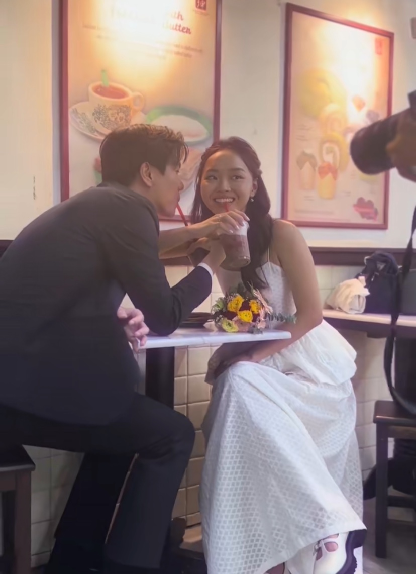 S'porean couple holds wedding at popular kopitiam, guests served with kaya toast | weirdkaya