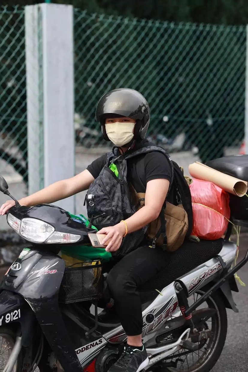 Johorean rides his motorbike alone from putrajaya to kl to enroll himself into um