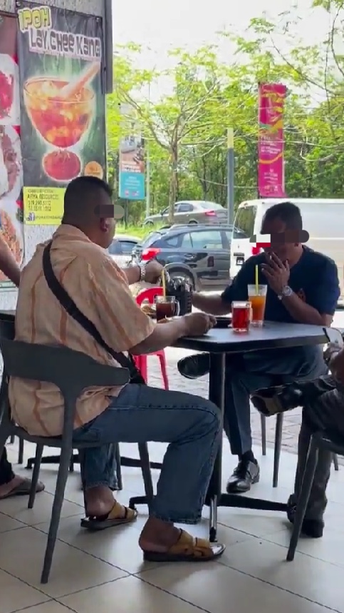 Abang bomba spotted vaping at shah alam restaurant, sparks outrage among netizens