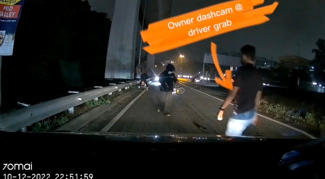 E-hailing driver stops to help motorcyclists in accident, accidentally leaves passenger behind