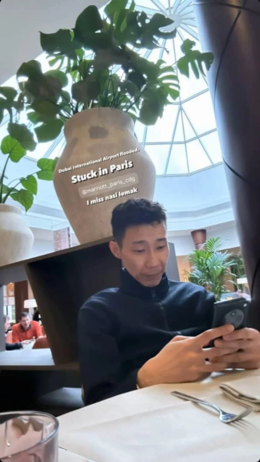 Lee chong wei stuck at paris airport