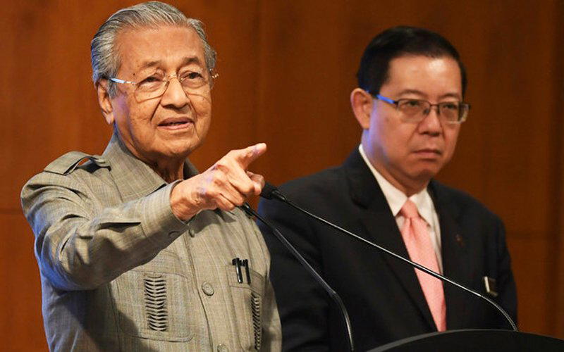 Tun m: chinese using chopsticks the reason why there's no malaysian identity yet | weirdkaya