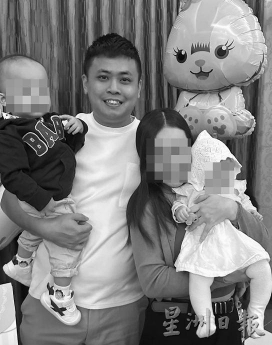 Li with his family