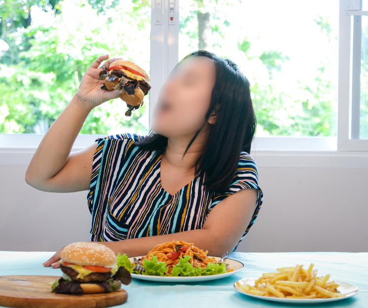 Woman eat 3 meals