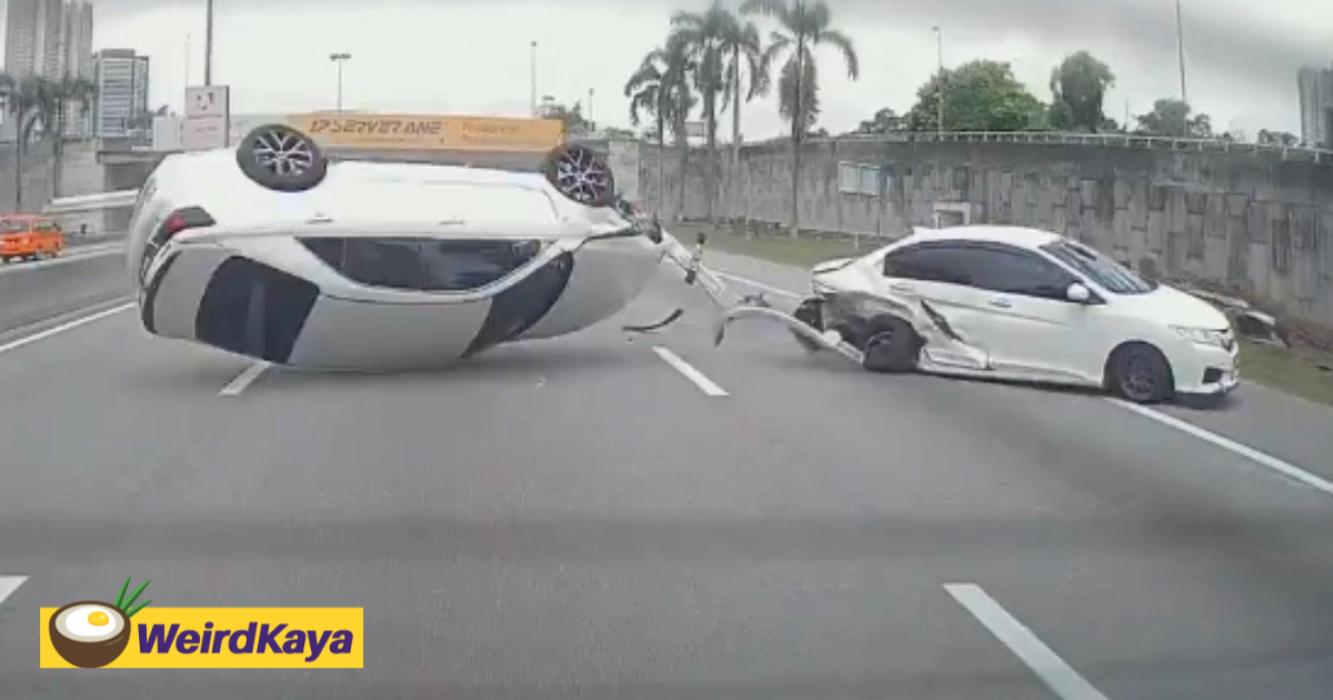 Toyota camry flips twice mid-air after hitting honda city near awan besar r&r | weirdkaya