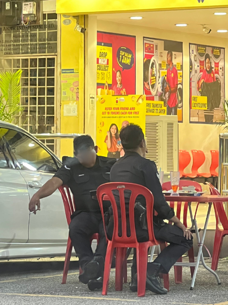 M’sian police officer caught smoking at restaurant despite new smoking ban enforcement