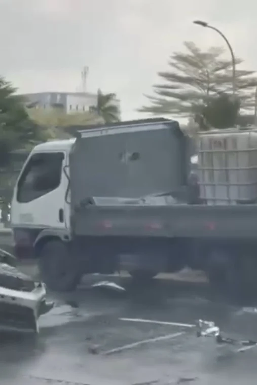 Lorry involved in deadly car crash in JB