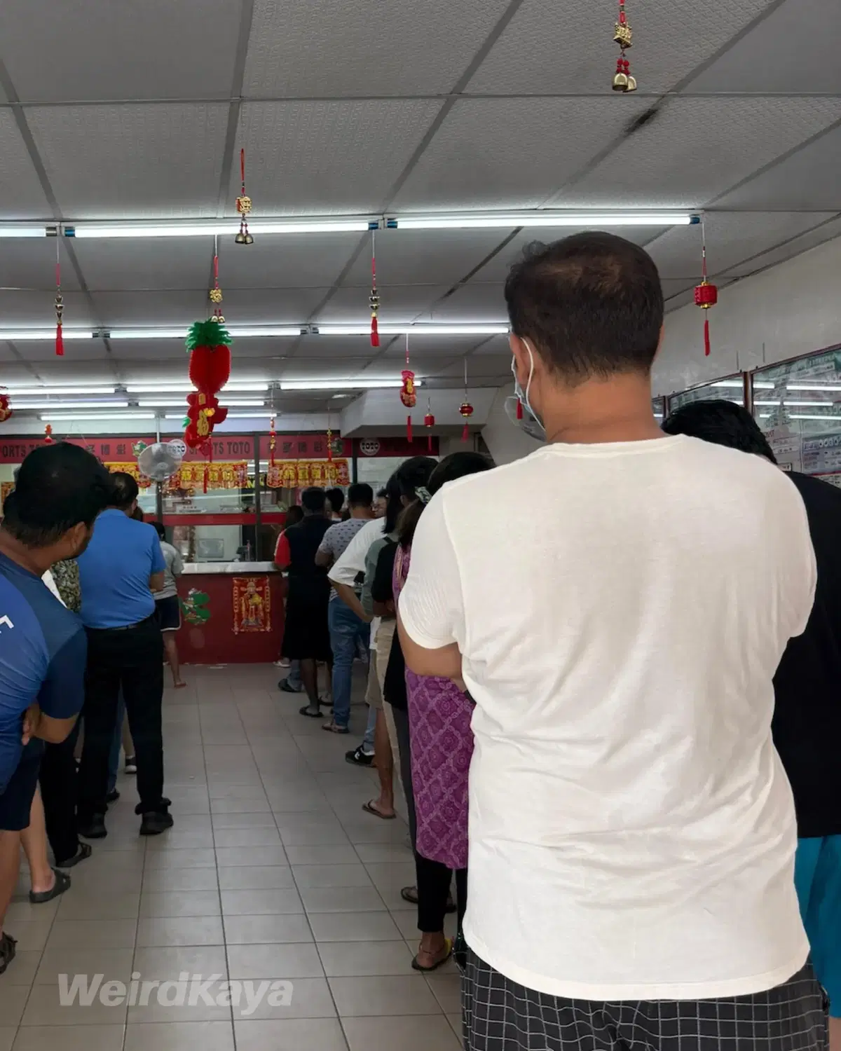 Lottery_queue_toto_jackpot (1)