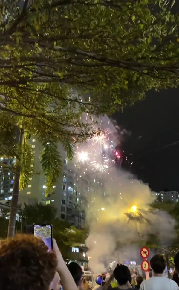 Mamak firework after lee zii jia win (3)