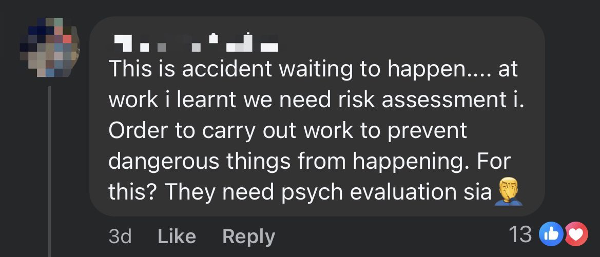Man Carries GF On His Shoulders As Both Of Them Eat Ice Cream While Taking Escalator At S'pore Mall comment 2