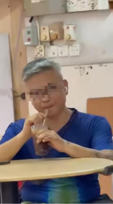 Man exposes himself for 12 seconds (2)