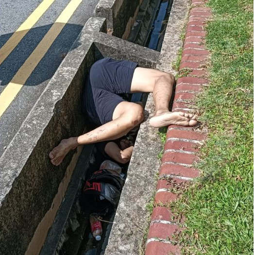 Man falls into drain in singapore