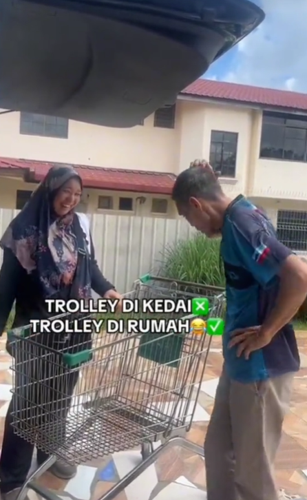 M'sian man scratches head in confusion over trolley