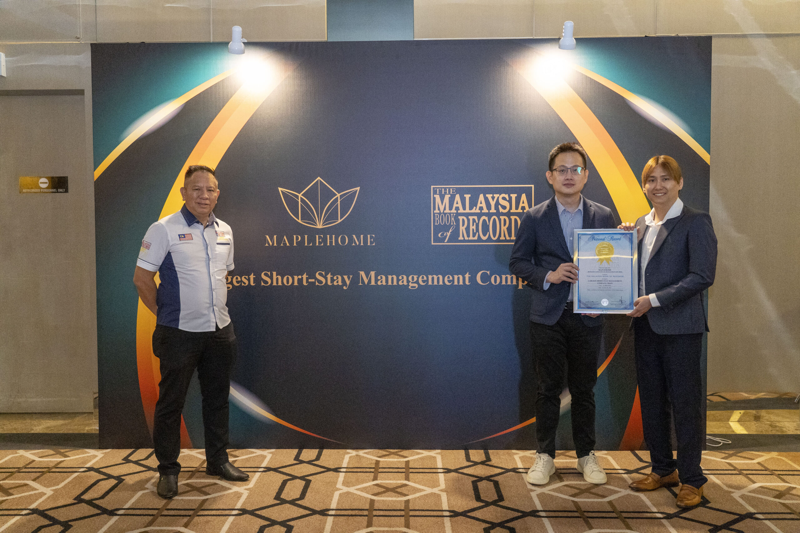 Maplehome securing the title of %22largest short-stay management company chain%22 from the malaysia book of record