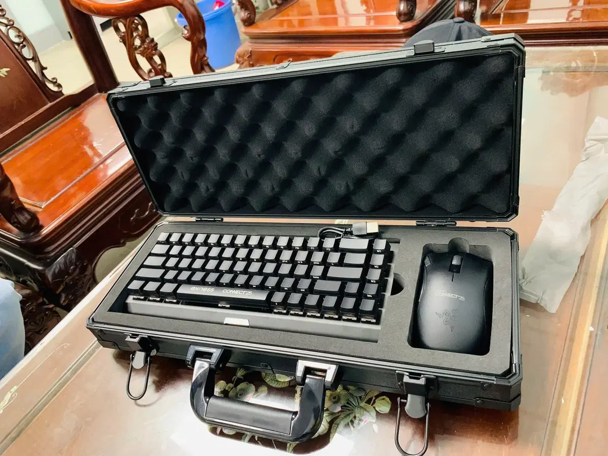 MAS viet passenger makes bomb joke suitcase suitcase contents