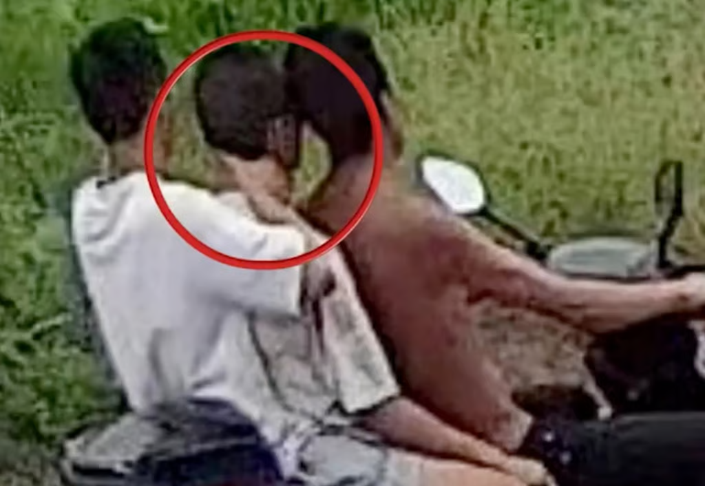 Men carrying corpse of friend back home in China