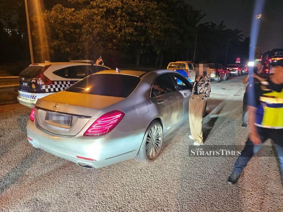 Mercedes seized by Selangor JPJ