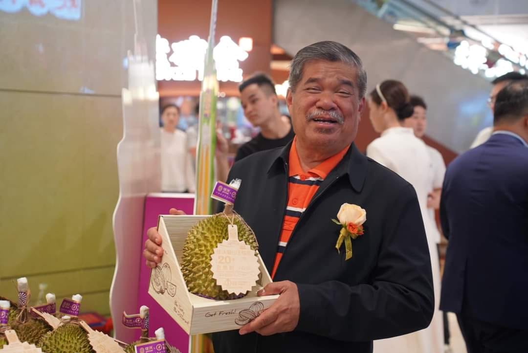 Mohamad sabu promotes durian