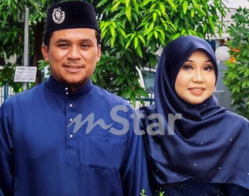 Restaurant owner mohd shafie and his wife