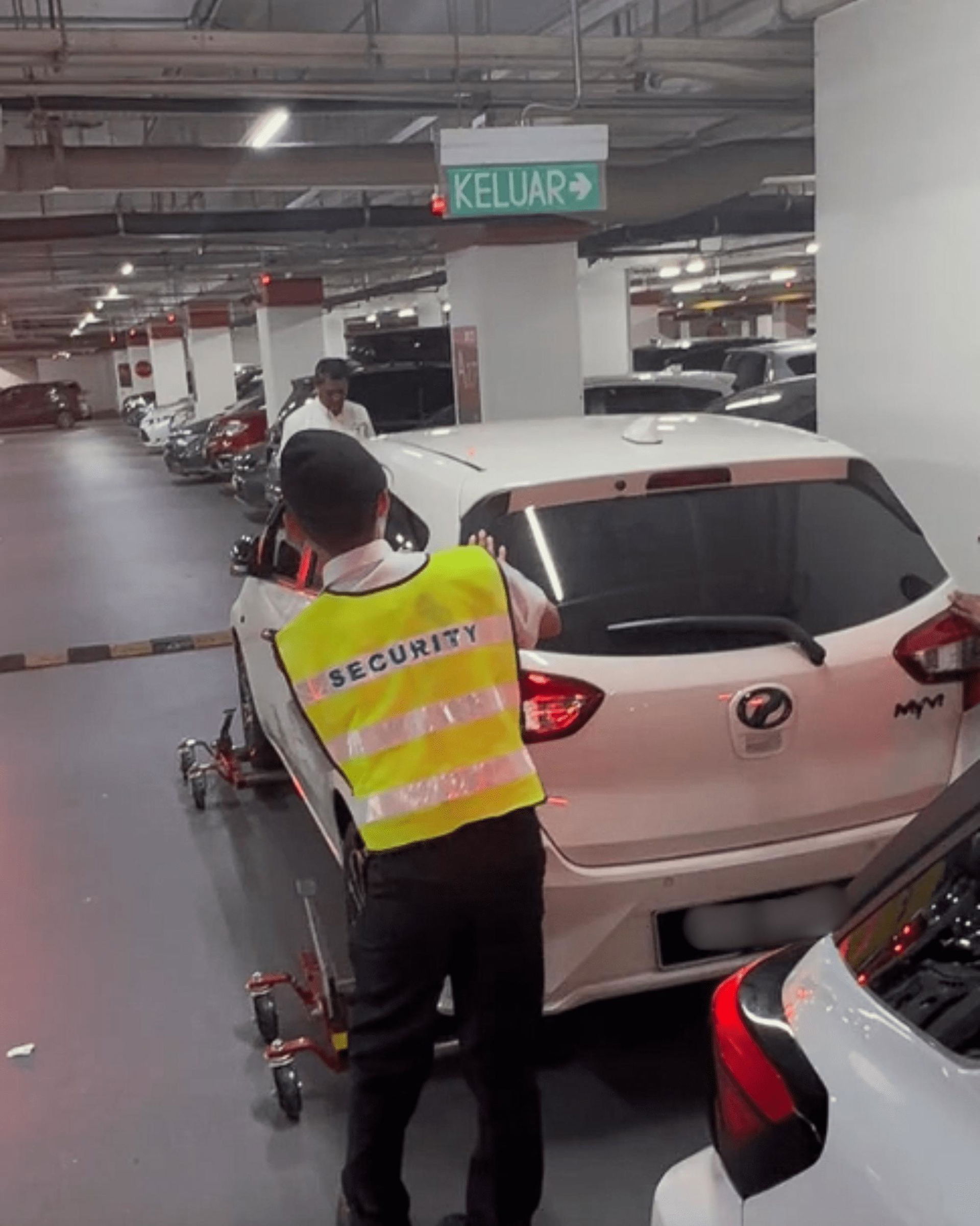 Moving the car with gojet