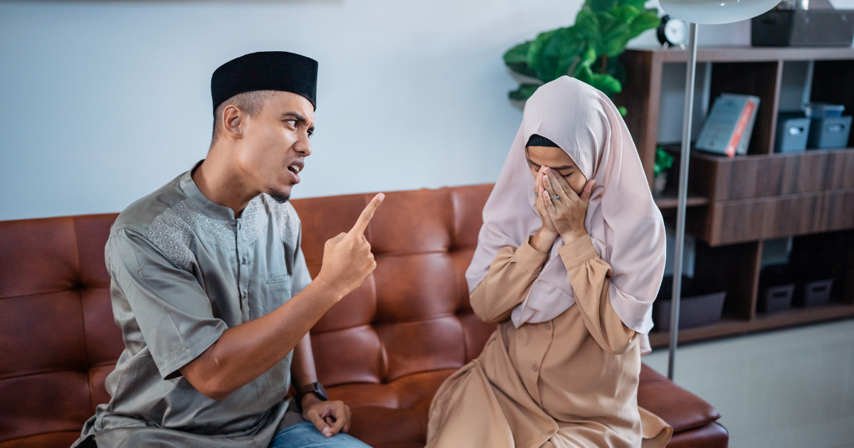 M'sian man who earns rm8k monthly stops wife from working & asks her to find ways to pay her own expenses | weirdkaya