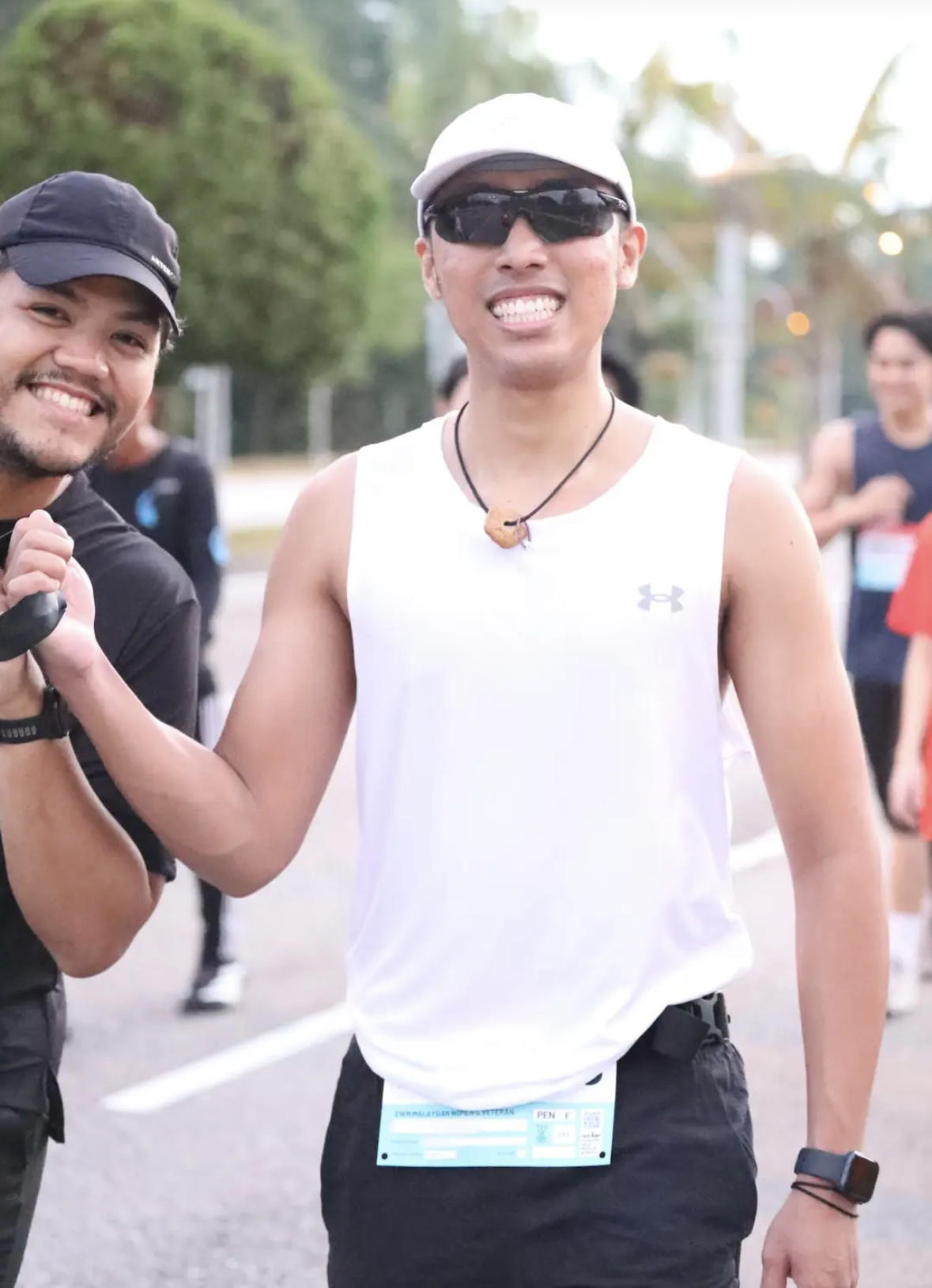 M’sian Man & Blind Friend Run 21KM Marathon Hand In Hand So They Could Cross The Finish Line Together