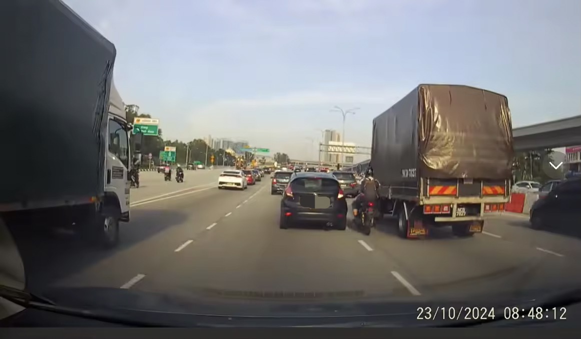 M'sian motorcyclist appears