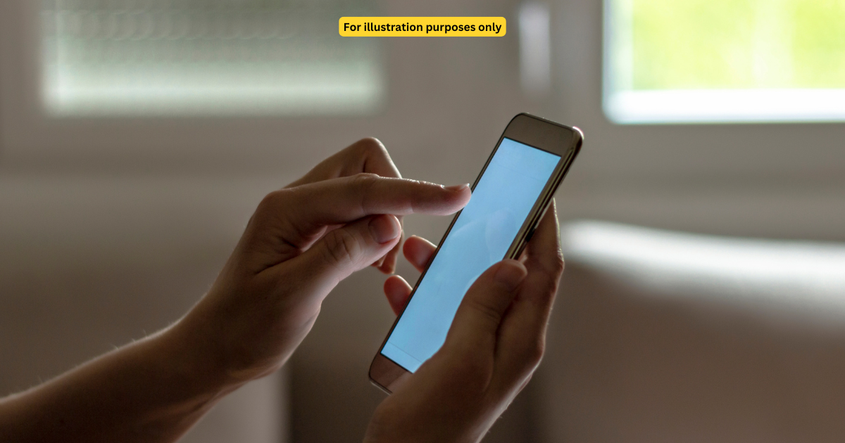 M’sian Repairmen Confess To Watching Customers’ Intimate Videos, Netizens Say They’ll Only Get Phones Fixed In Front Of Them Now