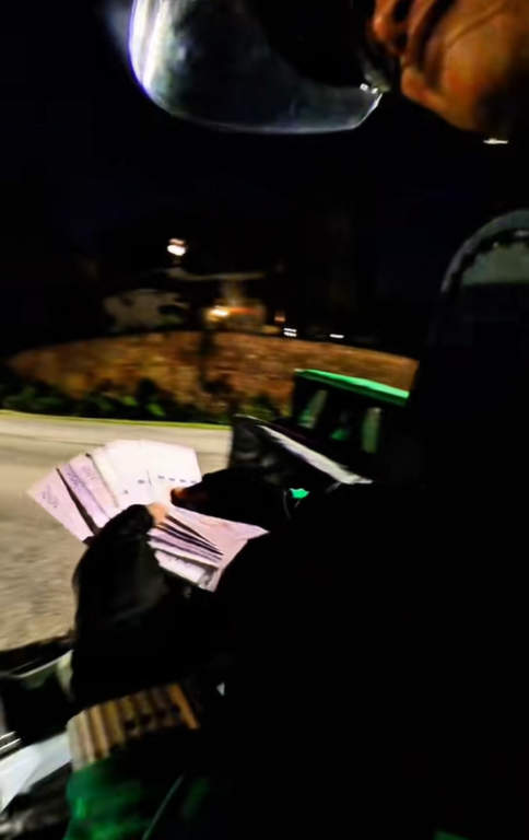 M'sian rider gets RM1k tip (3)