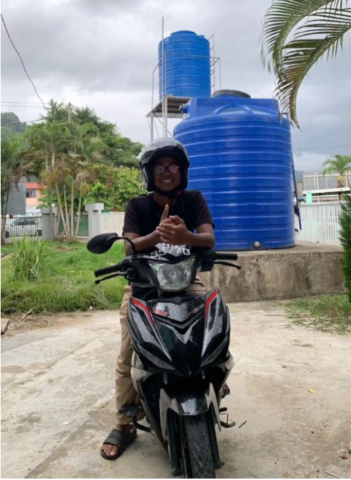 M'sian rider naazrie ali posing with his motorbike