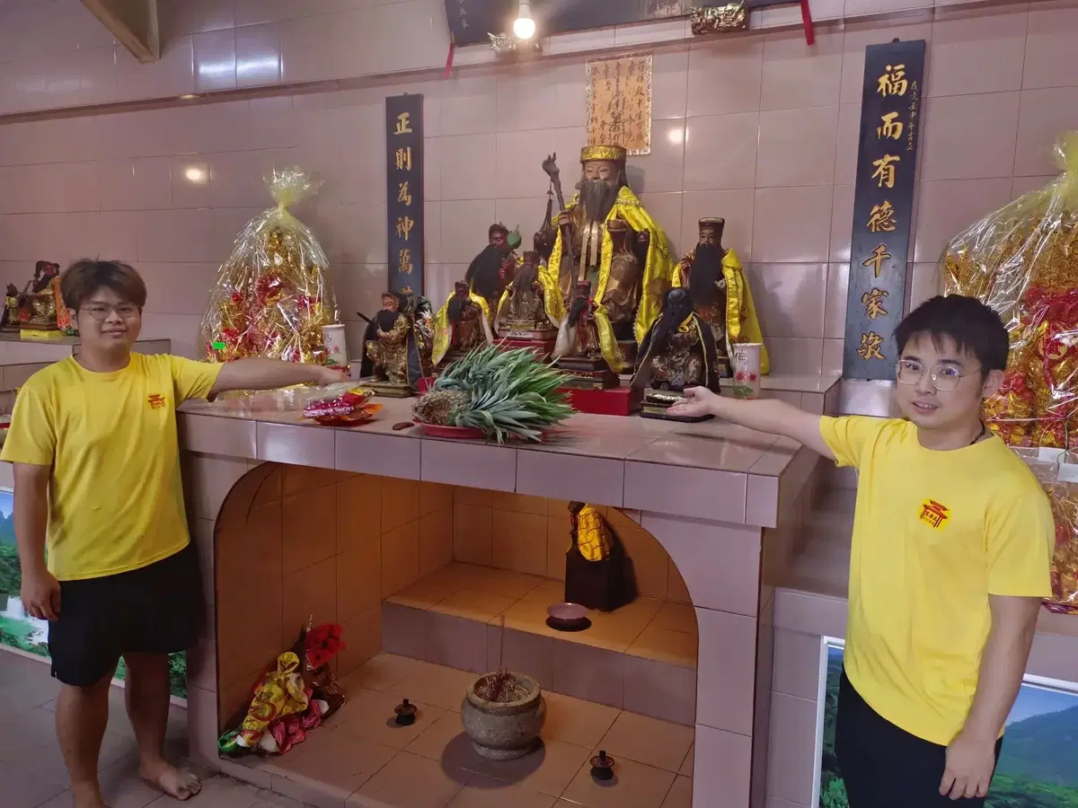 msian steals temple statues 2