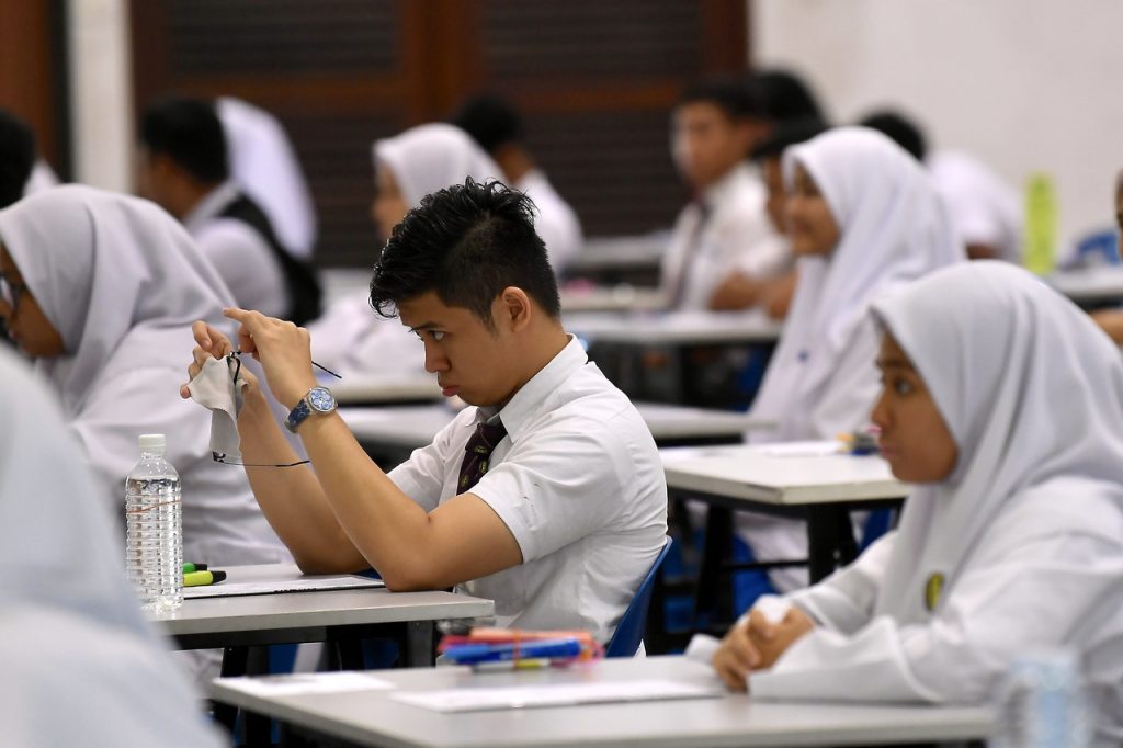 M'sian students preparing for an exam