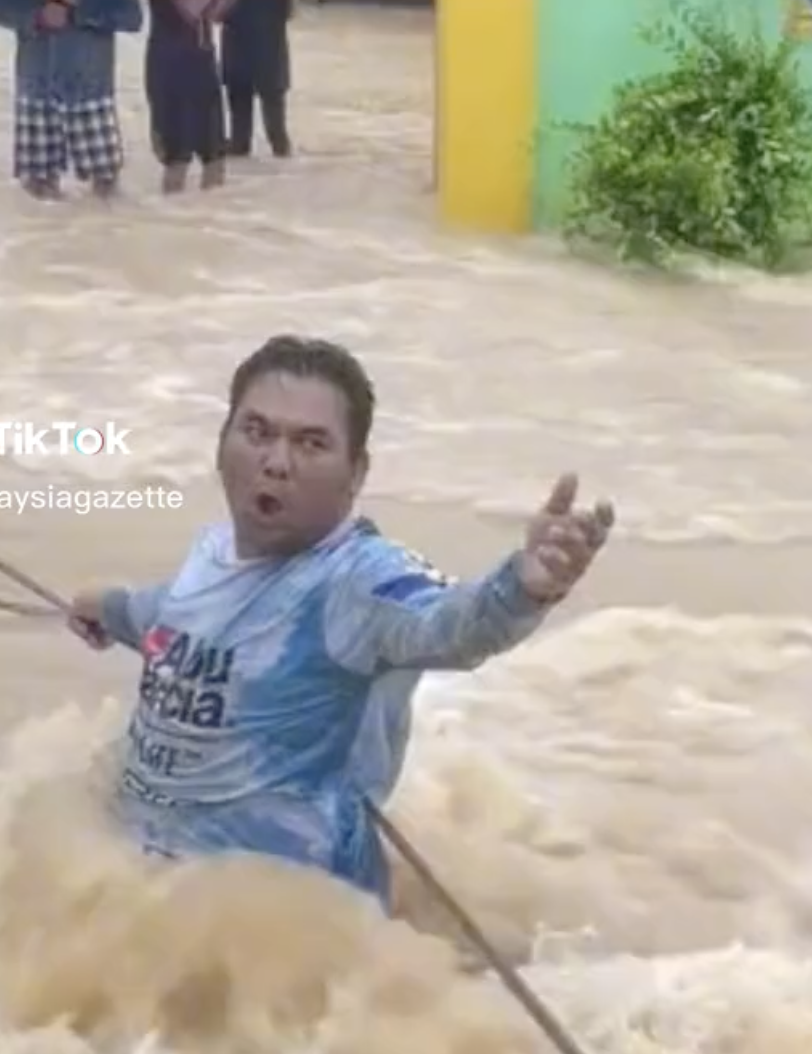 Abang salleh praised for risking life to save flood victims in johor 01