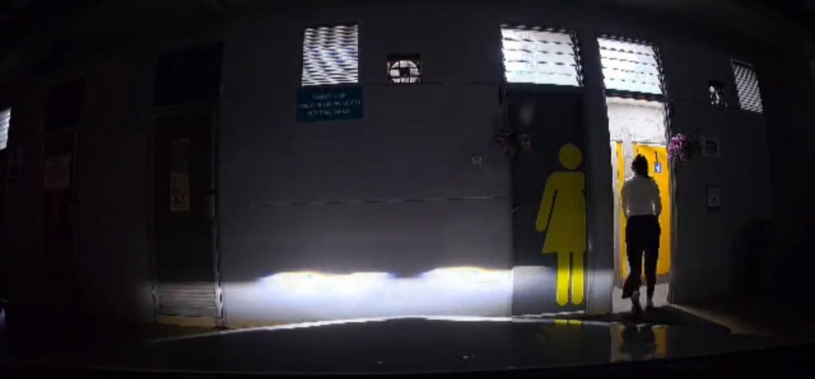 M’sian Woman Accidentally Enters Men’s Toilet, Realises It Only After Making Eye Contact With A Stranger