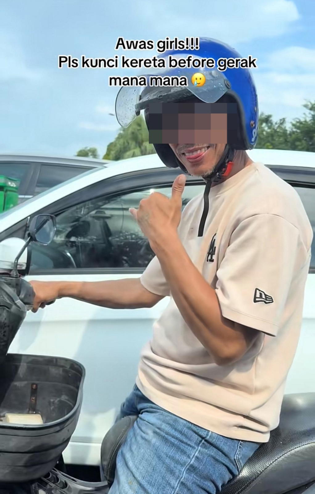 M’sian Woman Claims Man Harassed Her At Red Light By Holding His Genitals & Asking Phone Number