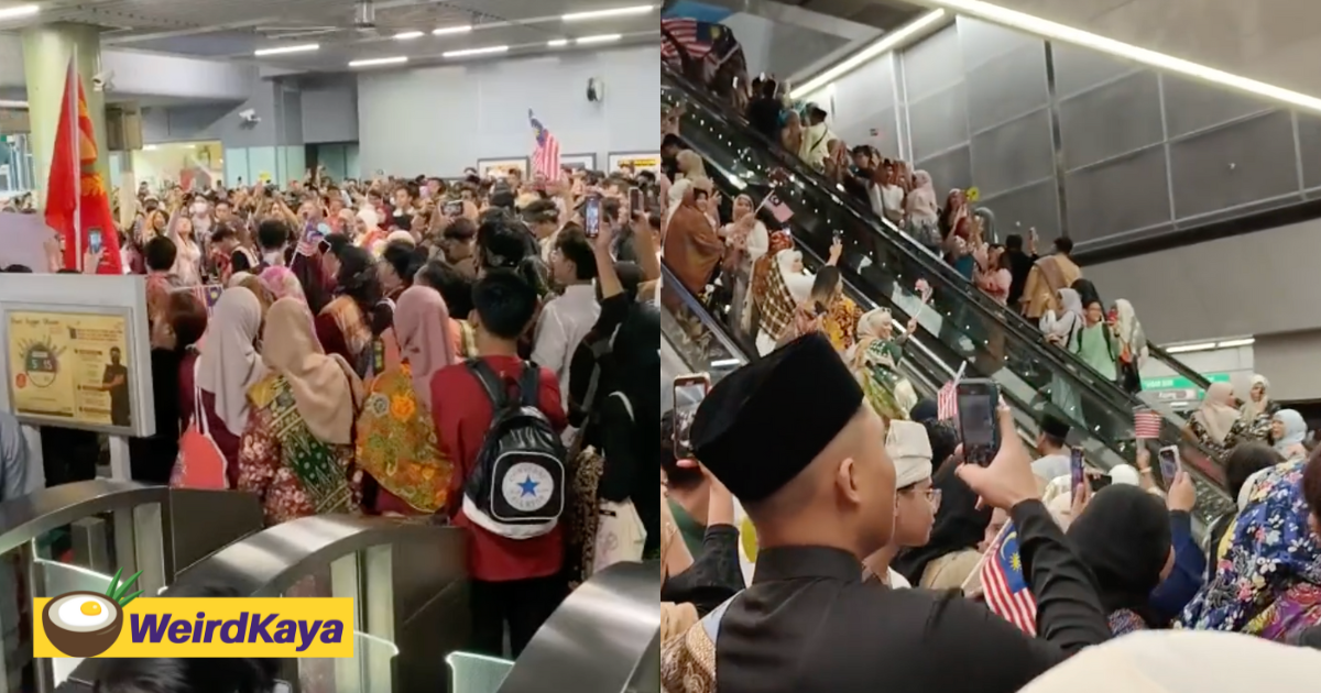 M'sians celebrate malaysia day by singing patriotic songs at various rail stations as part of 'keretapi sarong' flashmob | weirdkaya
