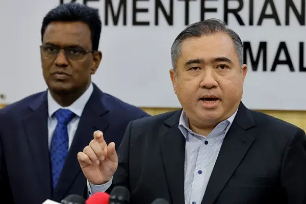 msians singapore driving license RM1.99 BUDI95 petrol anthony