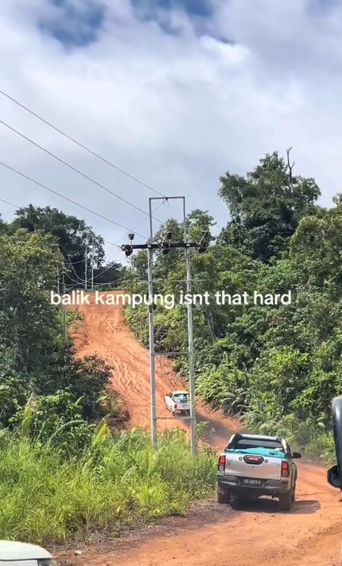 M’sian’s Video Shows 4x4 Struggling Through Muddy Jungle Road To Sarawak Kampung
